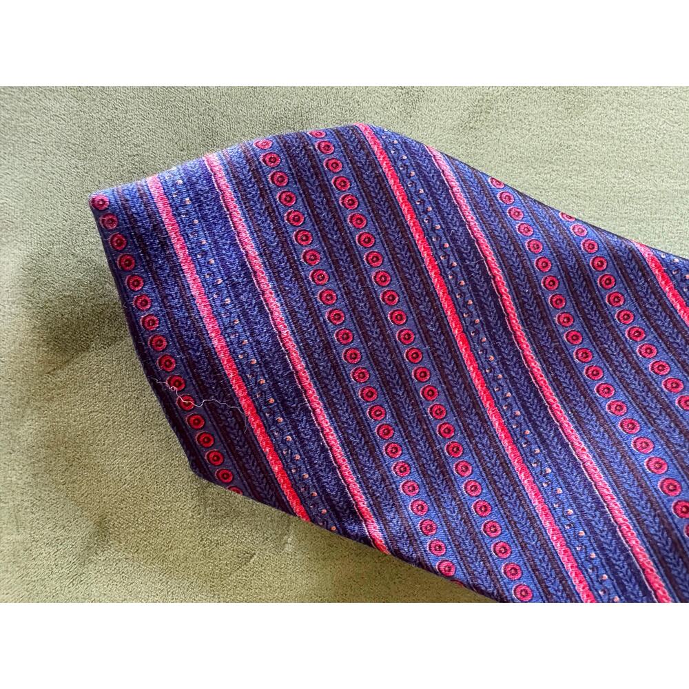 Navy & Pink Diagonal Stripe Vintage Oscar De La Renta Tie